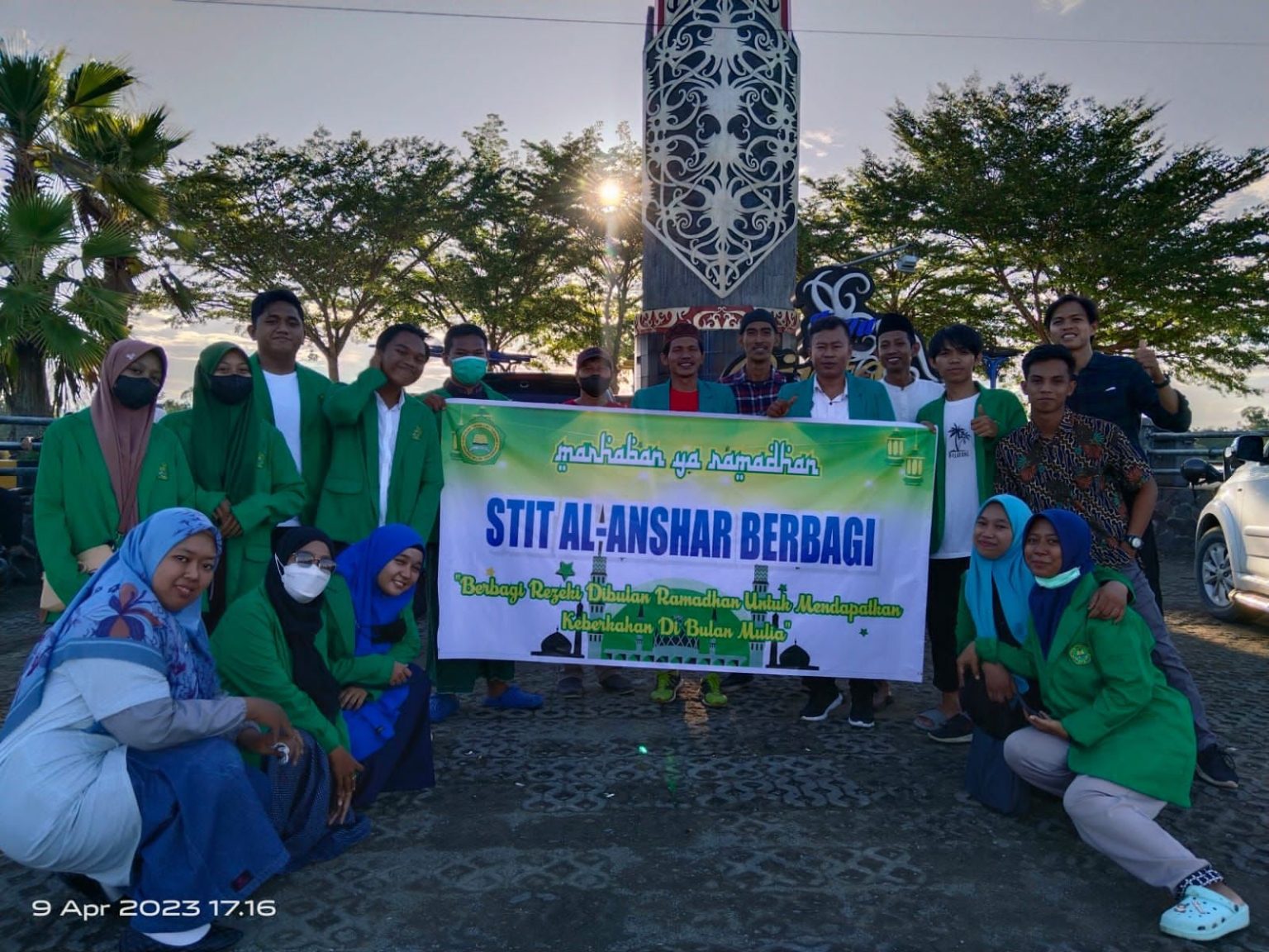 STIT AL-ANSHAR Kembali Gelar Aksi Berbagi Takjil di Tugu Cinta Damai